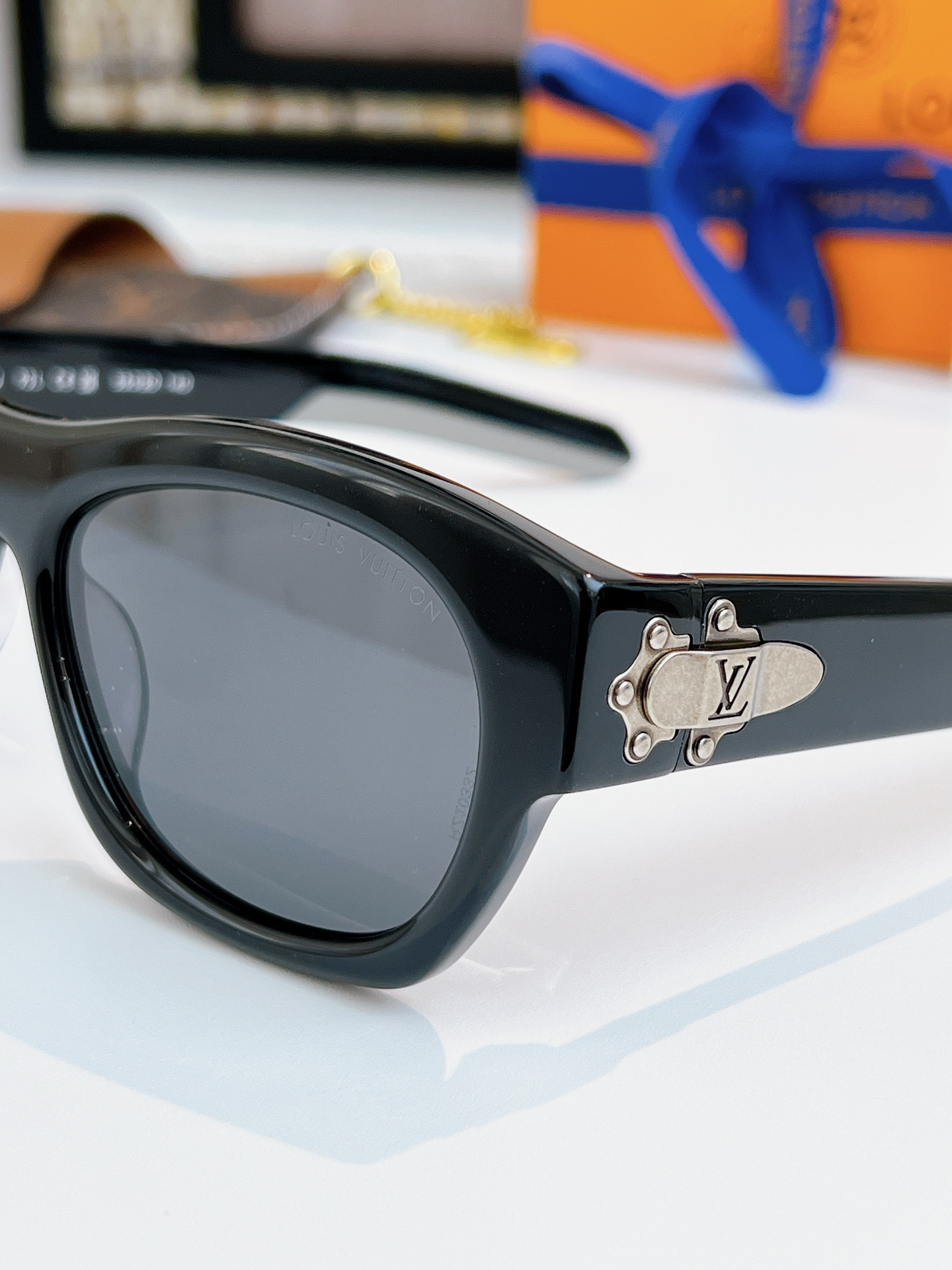 NEW 新品拼色系LOUIS VUITTO*LV Frog Round Square Sunglasse