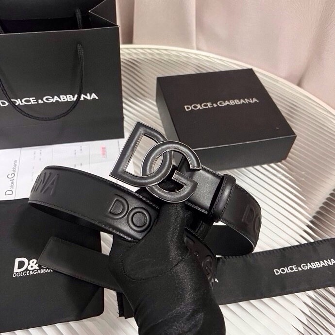 Dolce&Gabbana 全新浮雕小牛皮腰带，满载干练态度，尽显巧思 ，宽度.40mm
