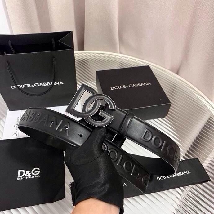 Dolce&Gabbana 全新浮雕小牛皮腰带，满载干练态度，尽显巧思 ，宽度.40mm
