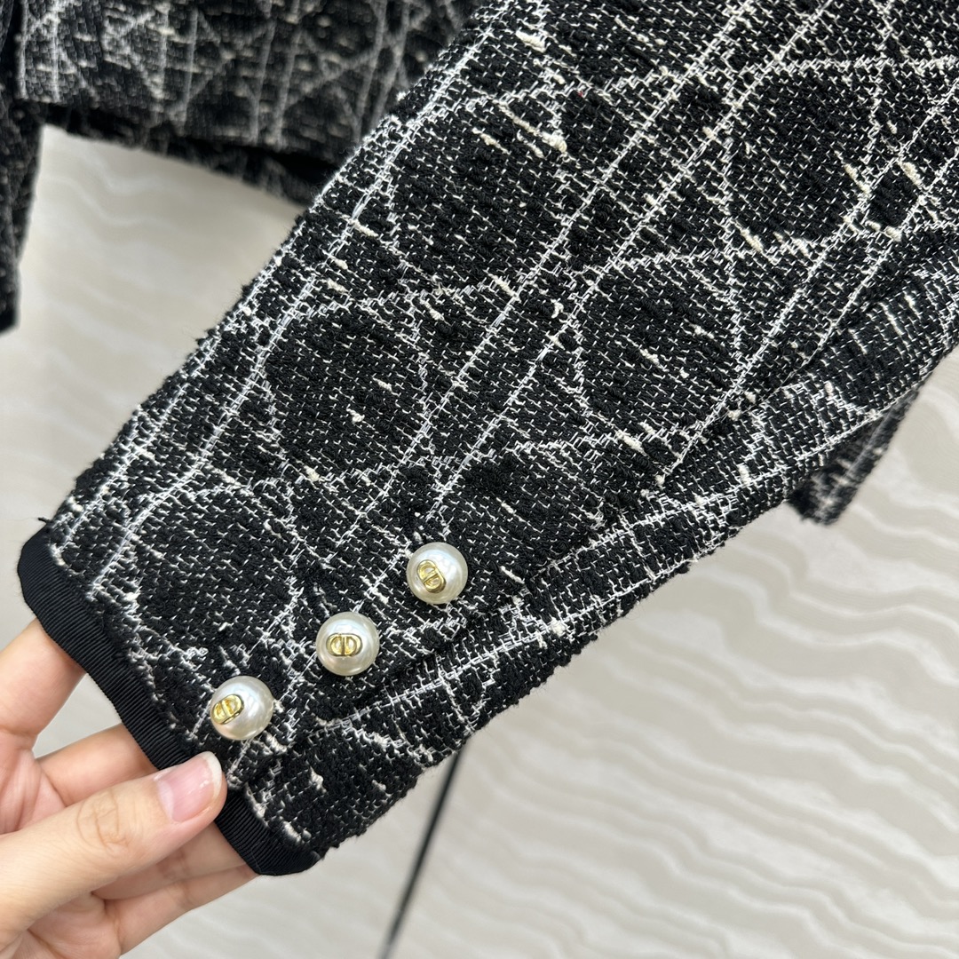 爆单推荐❤️原单品质！Miss D 25早秋新品戴妃藤格纹翻领夹克外套，白富美必入单品，开发定制立体编织