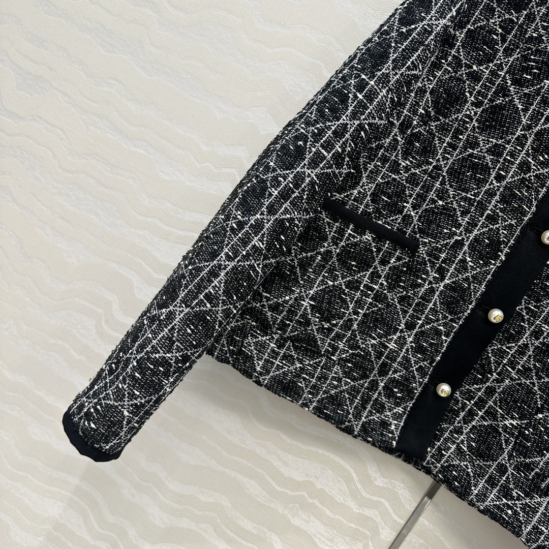 爆单推荐❤️原单品质！Miss D 25早秋新品戴妃藤格纹翻领夹克外套，白富美必入单品，开发定制立体编织