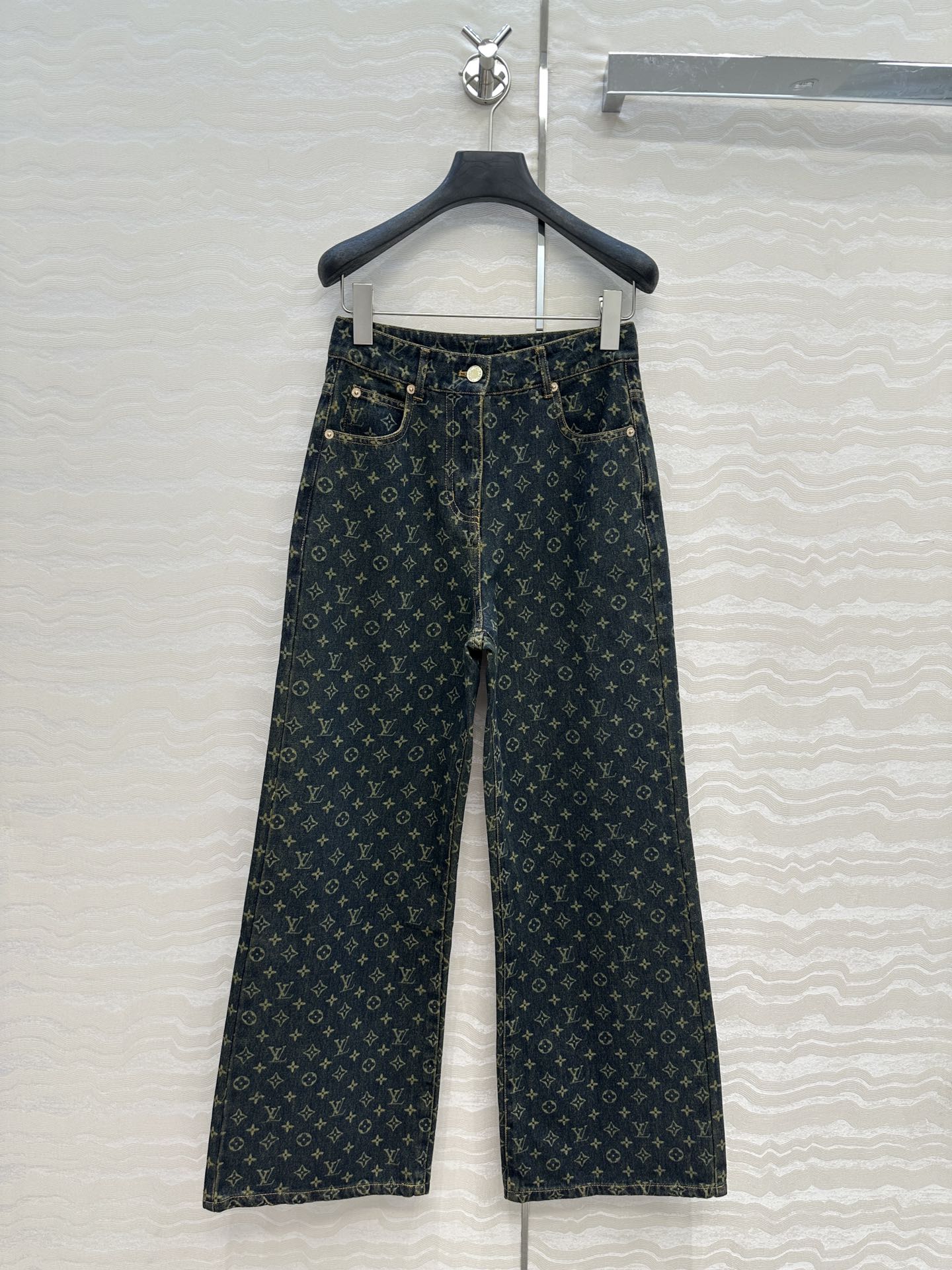 独家首发❤️ 爆单推荐，L25s春夏新品Romantique系列，MONOGRAM激光印花logo牛仔长