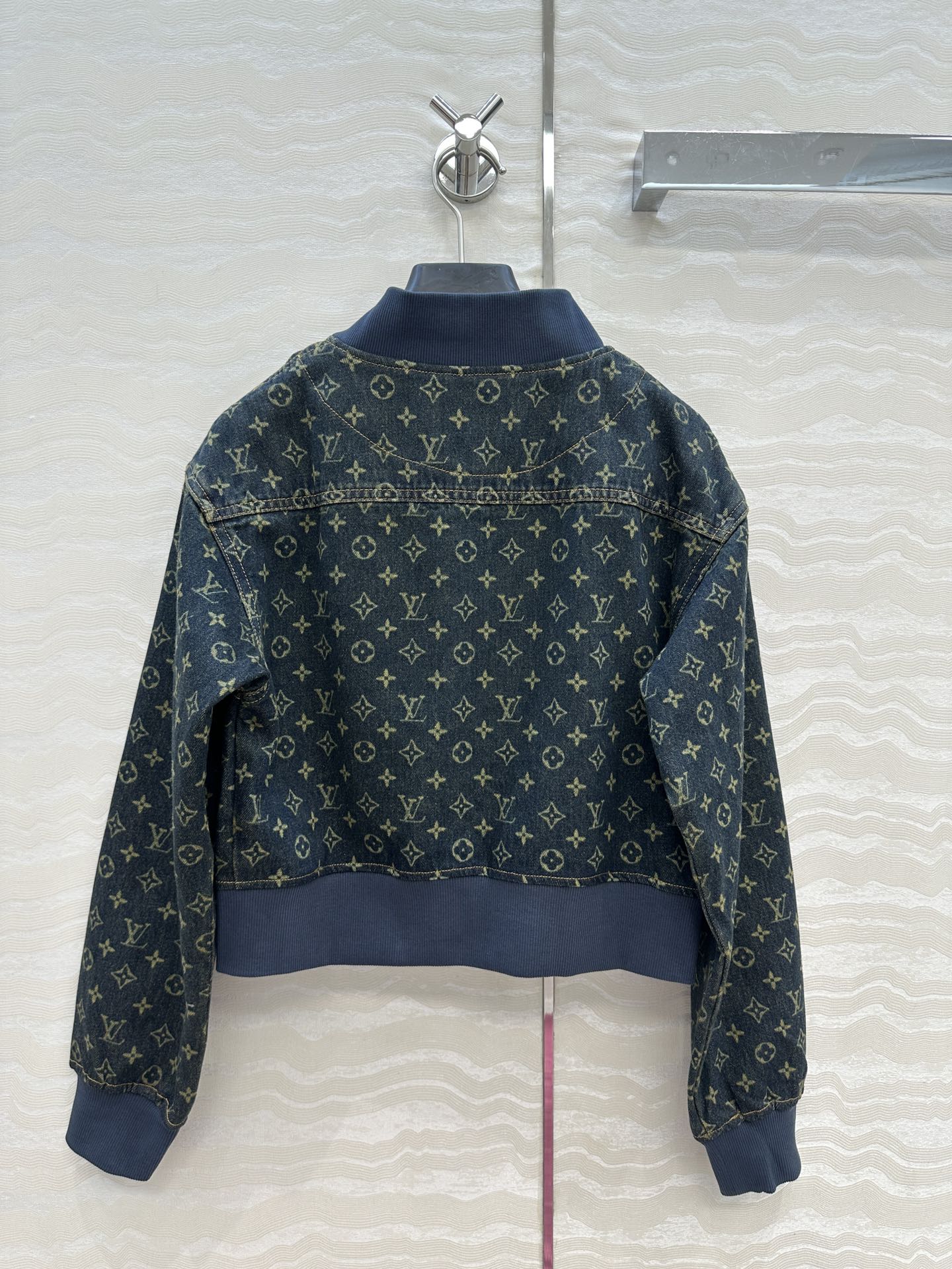 独家首发❤️ 爆单推荐，L25s春夏新品Romantique系列，MONOGRAM激光印花logo牛仔外