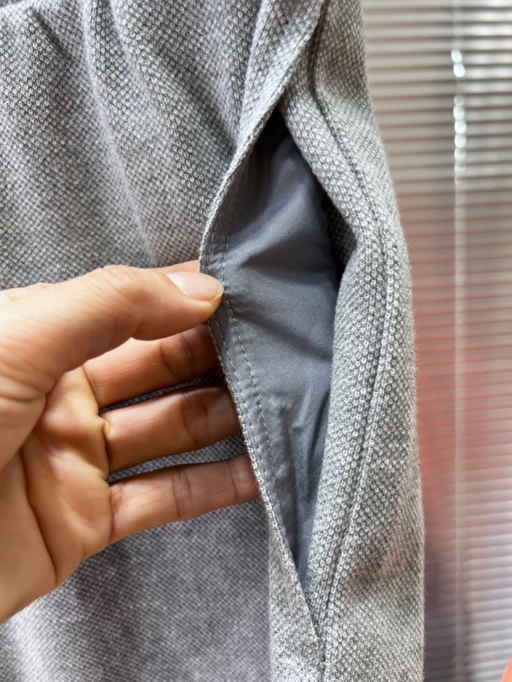 THOM BROWNE 汤姆布朗 TB2025夏季最新品，时尚休闲色织四道杠短裤，采用进口珠地棉原版面料