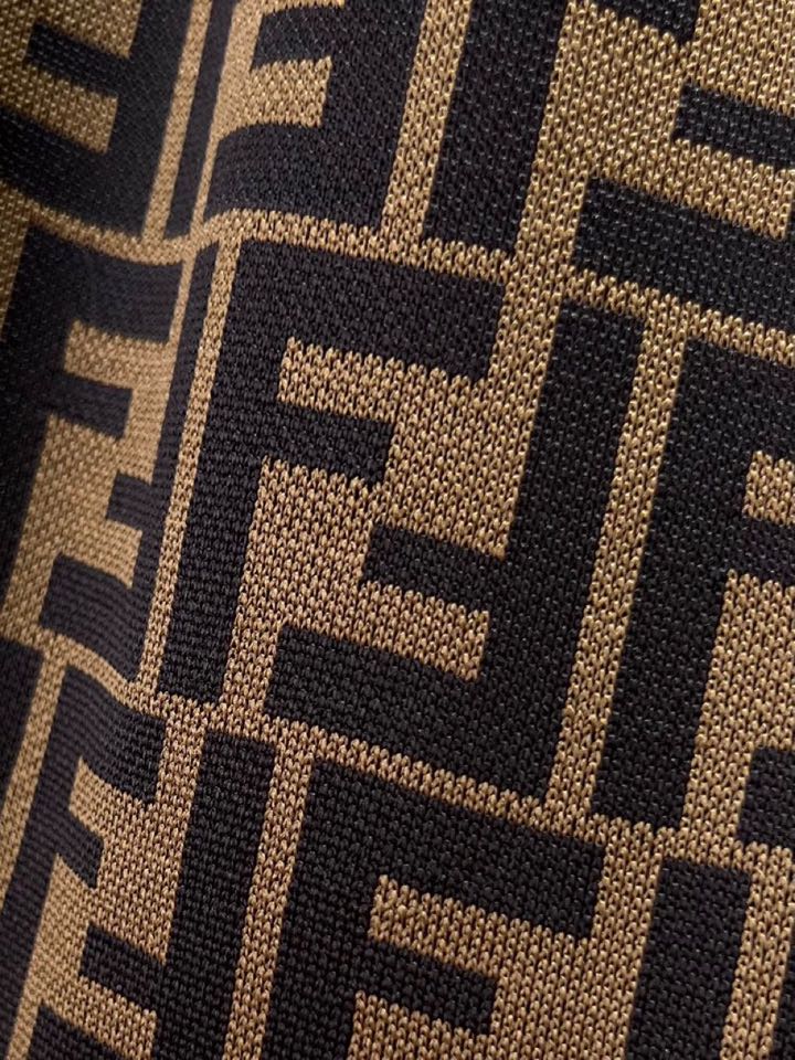 FENDI 芬迪新款满印提花短裤，采用80支双股100%长绒棉棉质面料，非常立体的提花结构，制作时间非常