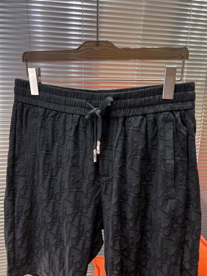 Dior 迪奥满印提花短裤，采用80支双股100%精梳长绒棉，双龙头大提花机，非常非常立体的提花结构，制