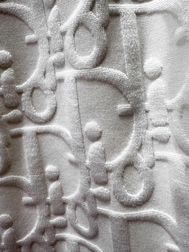 Dior 迪奥满印提花短裤，采用80支双股100%精梳长绒棉，双龙头大提花机，非常非常立体的提花结构，制