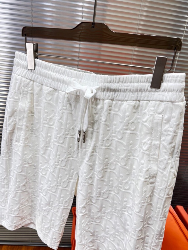 Dior 迪奥满印提花短裤，采用80支双股100%精梳长绒棉，双龙头大提花机，非常非常立体的提花结构，制