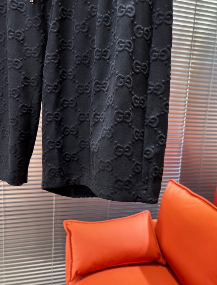 Gucci 古奇满印提花短裤，采用80支双股100%精梳长绒棉，双龙头大提花机，非常非常立体的提花结构，