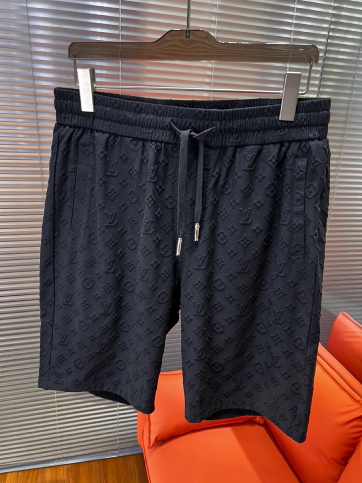 Louis Vuitton 路易威登 LV 驴牌满印提花短裤，采用80支双股100%精梳长绒棉，双龙头大