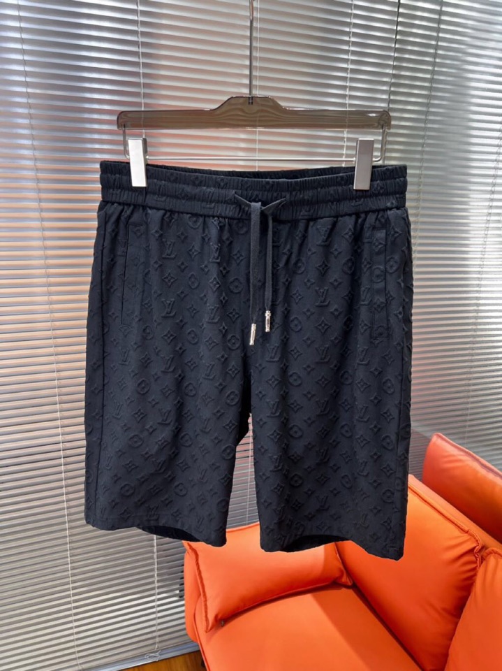 Louis Vuitton 路易威登 LV 驴牌满印提花短裤，采用80支双股100%精梳长绒棉，双龙头大