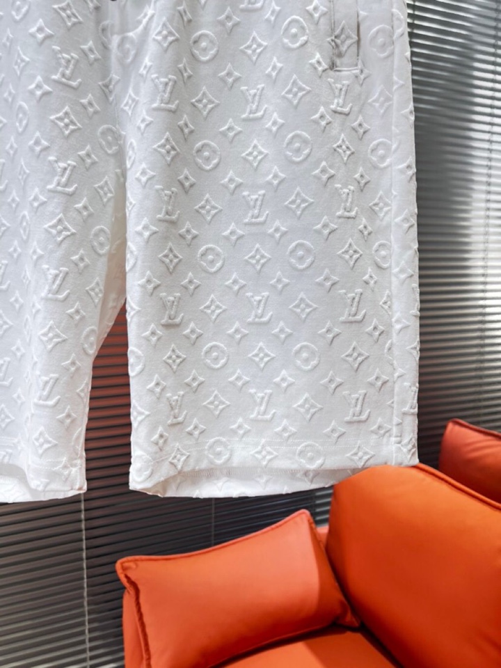 Louis Vuitton 路易威登 LV 驴牌满印提花短裤，采用80支双股100%精梳长绒棉，双龙头大