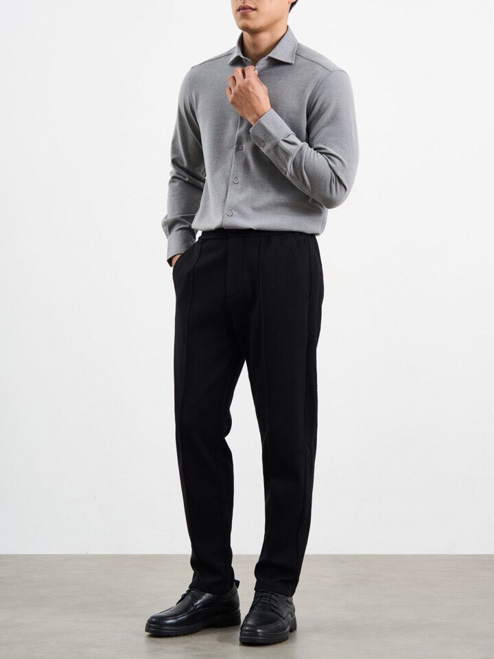 Loro Piana 诺悠翩雅lP🆕 秋冬系列长袖衬衫，260克重仿羊绒斜纹面料。采用聚酯纤维经特殊加工
