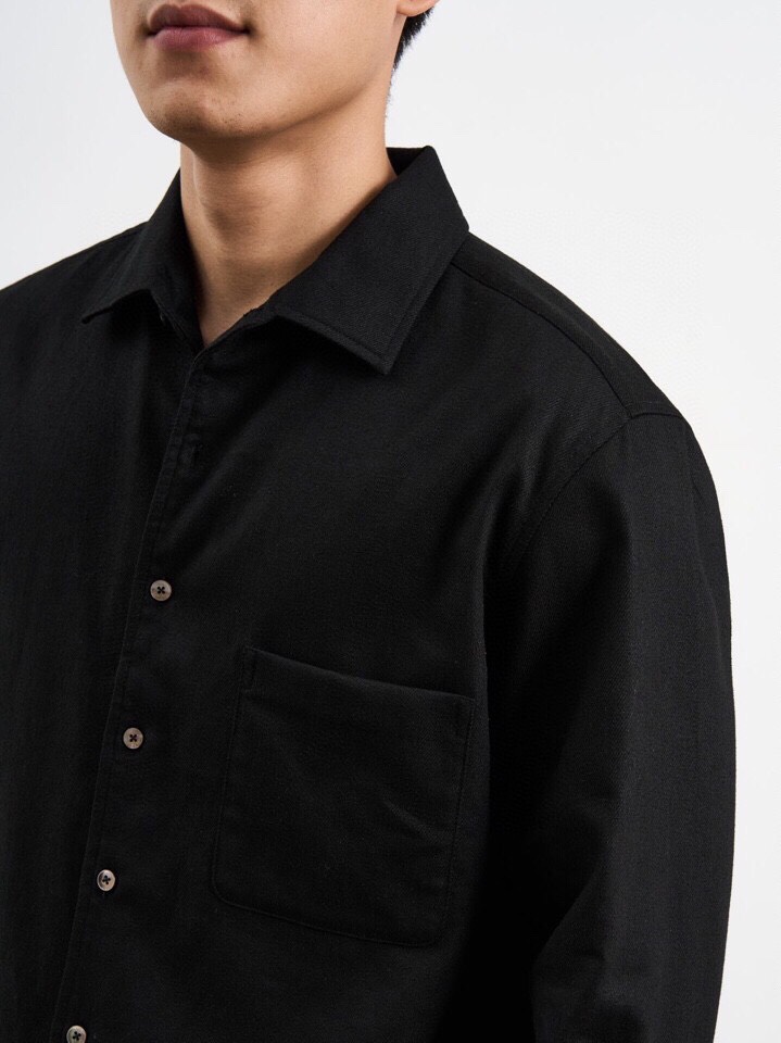 Loro Piana 诺悠翩雅lP🆕 秋冬慵懒老钱风格调同款系列长袖衬衫，220克重，麻棉斜纹材质。长绒