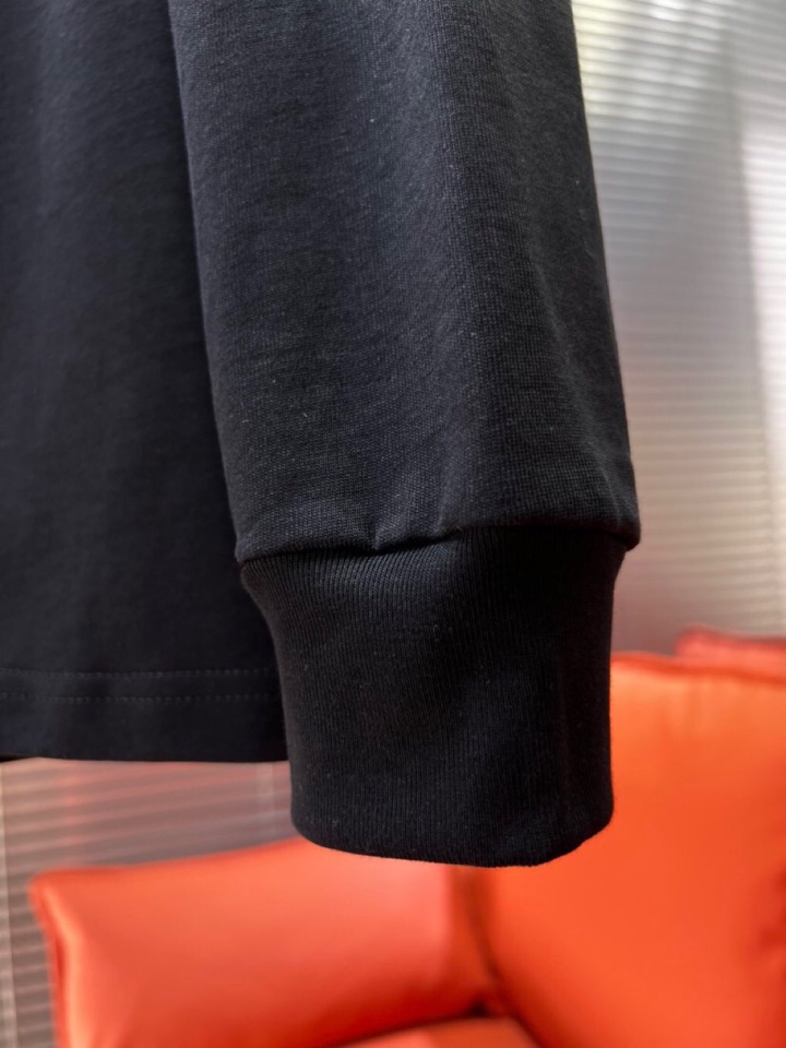 Dior 迪奥2025新款圆领长袖T恤，男女同款情侣款，定制280克重纯棉面料，定染32支双股螺纹、领标