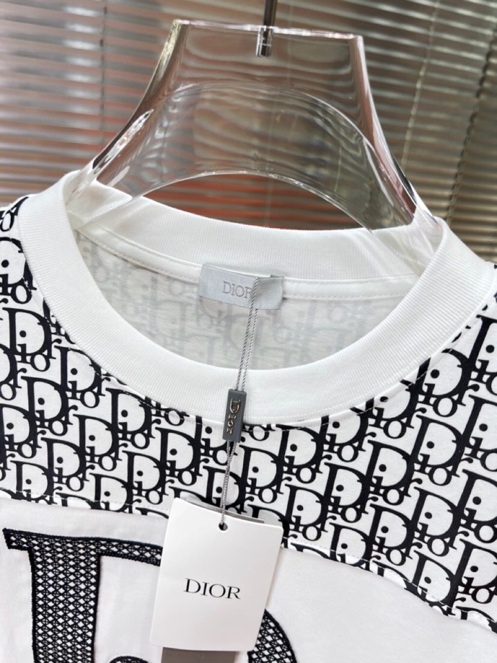 Dior 迪奥2025新款圆领长袖T恤，男女同款情侣款，定制280克重纯棉面料，定染32支双股螺纹、领标