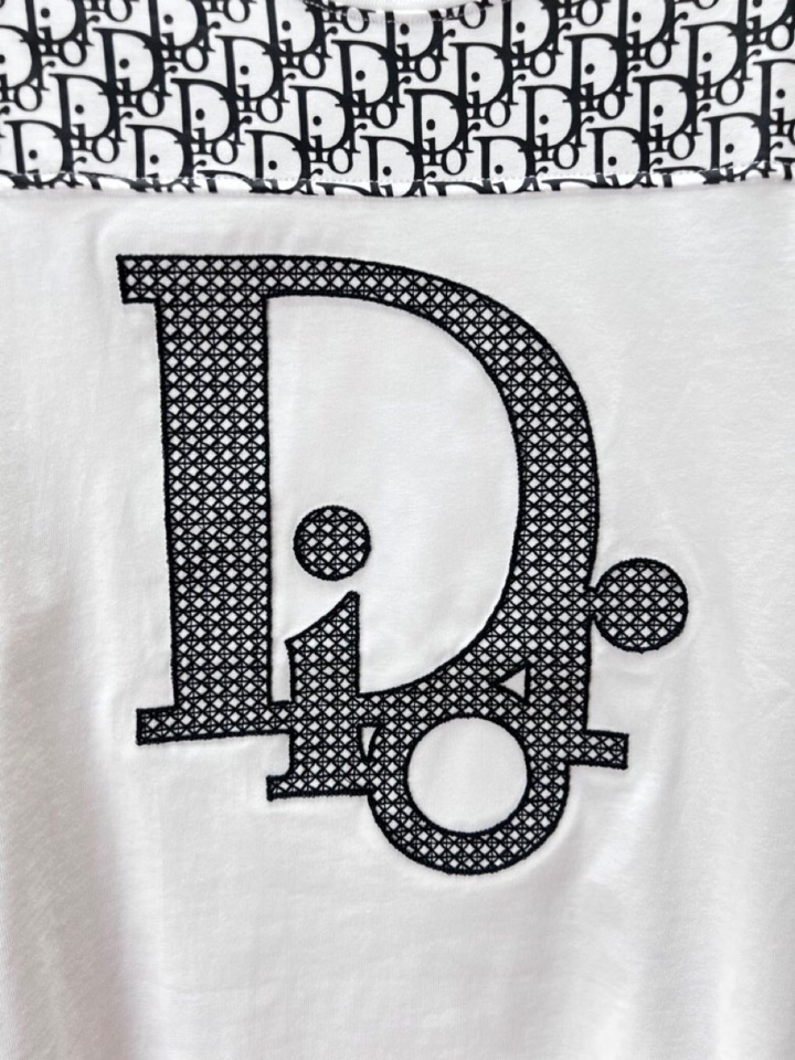 Dior 迪奥2025新款圆领长袖T恤，男女同款情侣款，定制280克重纯棉面料，定染32支双股螺纹、领标