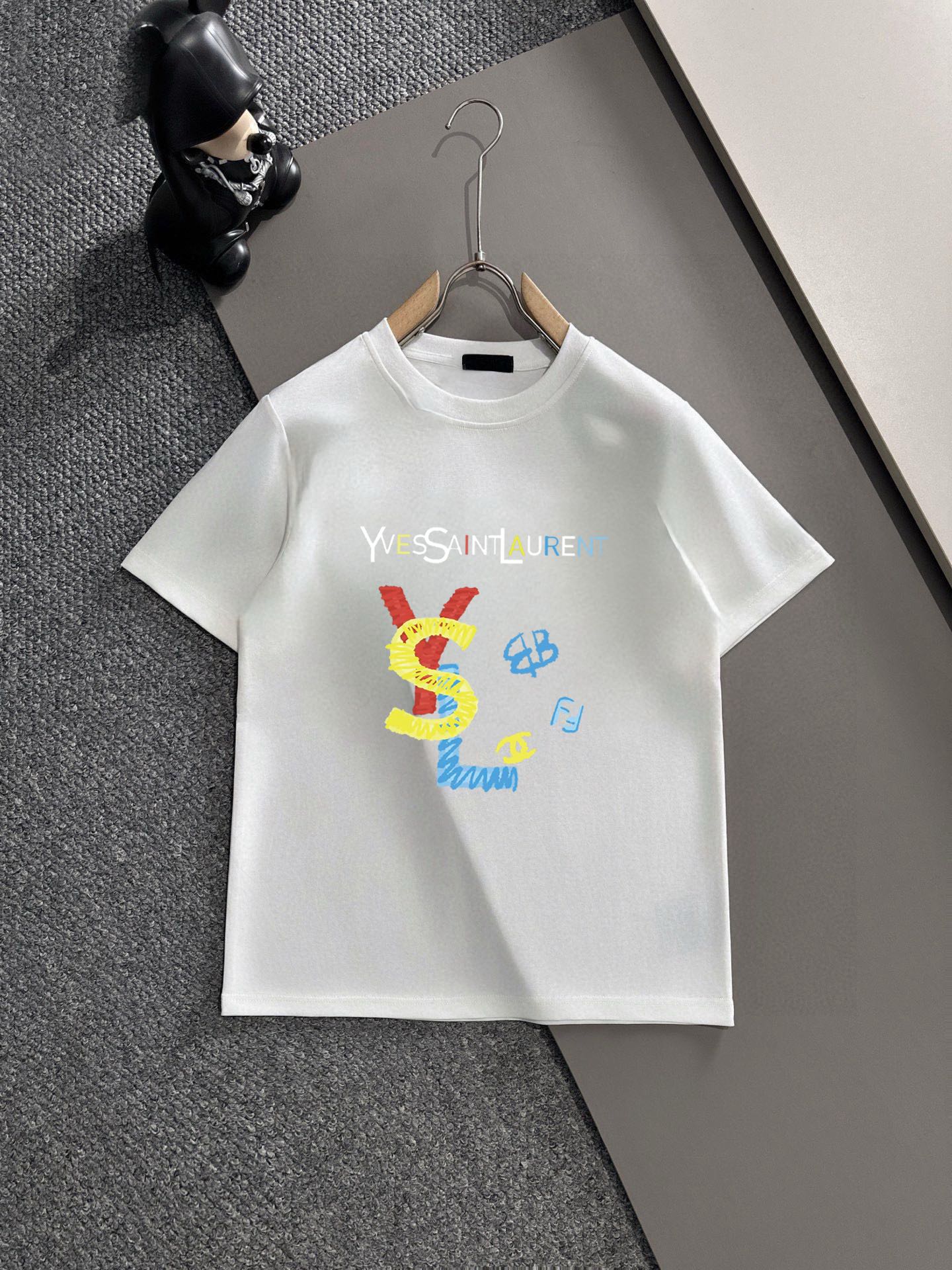 Saint Laurent 品牌【YSL圣罗兰】 2025新款男士短袖短裤套装 销售 市面高端版本 手感细腻柔软 让你穿着更加舒适 立体裁剪版型超赞 尺码:M-5XL下单请报身高体重