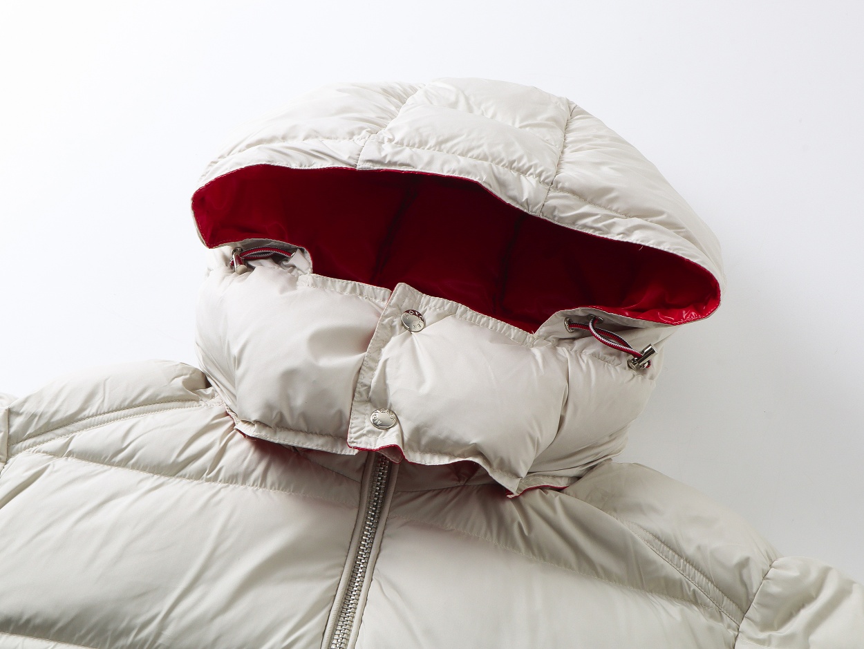 Moncler羽織るデザインの高品質ダウンジャケット