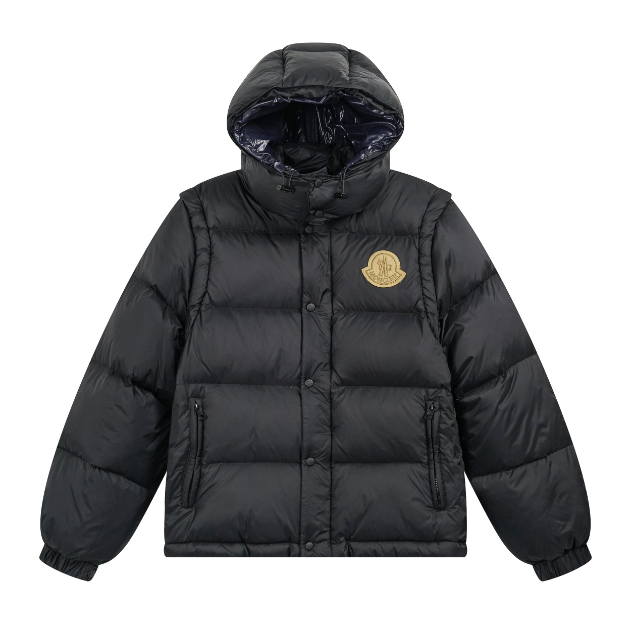 P530
【顶级版本】
大货细节图
Moncler Cyclone二合一羽绒夹克外套.
一件轻松过冬.秒变/夹克/连帽马甲/立领马甲/连帽羽绒外套.
Cyclone羽绒服搭配可拆卸衣袖,可作为马甲或夹克穿着。
采用焕新的简约版型设计。这款短款羽绒服由尼龙面料制成,衣袖可轻松拆卸,便于将夹克转换为马甲穿着。可拆卸兜帽和撞色衬里为设计锦上添花。
做到了原版Nfc感应式防伪芯片,国标95%纯白鸭绒,市面独家使用顶级羽绒,绝不吹虚鹅绒等一系列的错误理解。运用直充绒技术的完美填充,蓬松质感非常好。轻盈保暖御寒能力提升到了最大限度。原代加工厂出品电镀五金,全部原厂定制,非市场各类复刻版。
款号:5610
颜色:黑色
码数:1.2.3.4.5