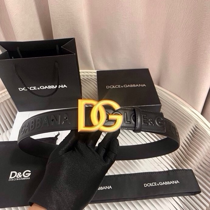 Dolce&Gabbana 全新浮雕小牛皮腰带，满载干练态度，尽显巧思 ，宽度.40mm