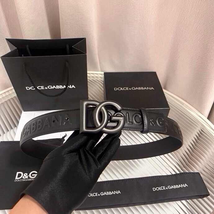 Dolce&Gabbana 全新浮雕小牛皮腰带，满载干练态度，尽显巧思 ，宽度.40mm
