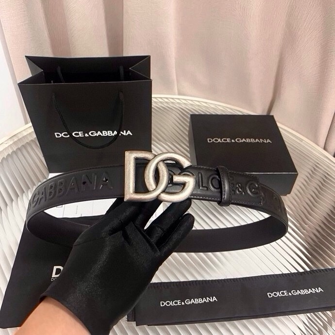 Dolce&Gabbana 全新浮雕小牛皮腰带，满载干练态度，尽显巧思 ，宽度.40mm