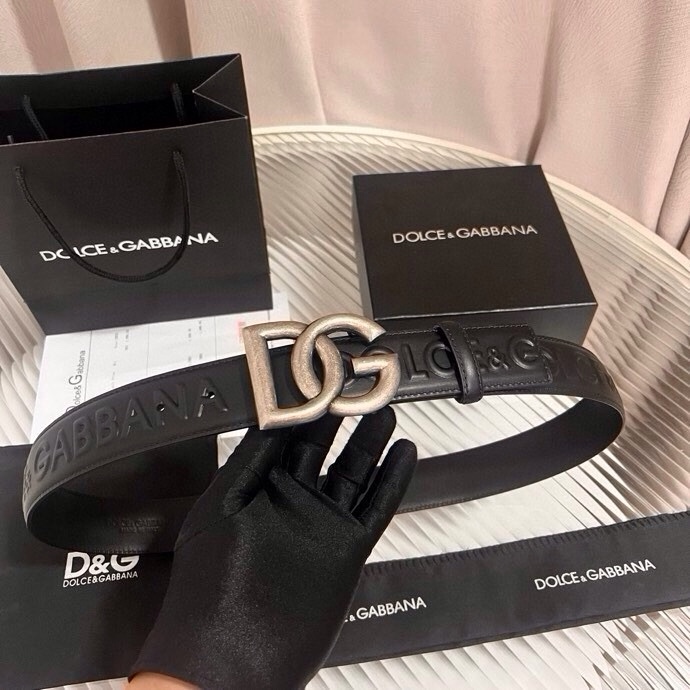 Dolce&Gabbana 全新浮雕小牛皮腰带，满载干练态度，尽显巧思 ，宽度.40mm