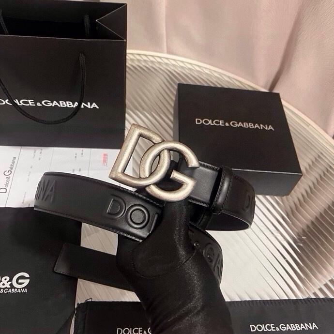 Dolce&Gabbana 全新浮雕小牛皮腰带，满载干练态度，尽显巧思 ，宽度.40mm