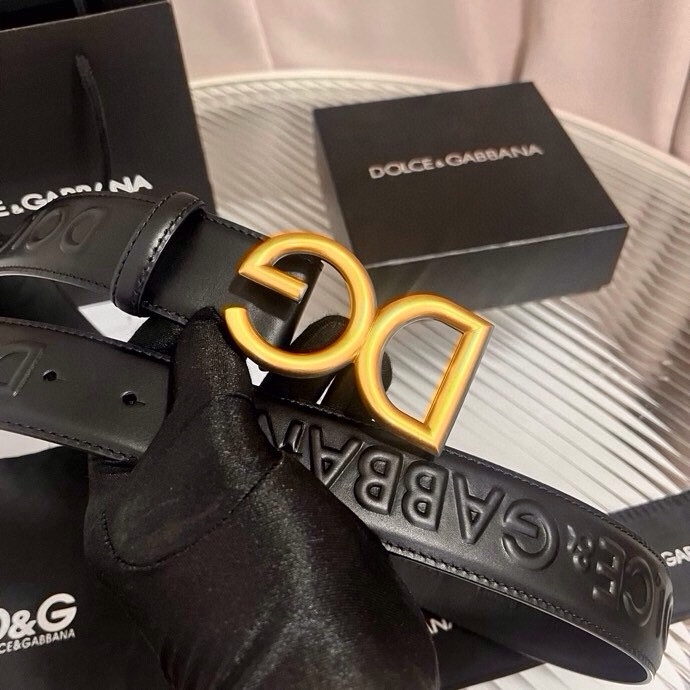 Dolce&Gabbana 全新浮雕小牛皮腰带，满载干练态度，尽显巧思 ，宽度.40mm