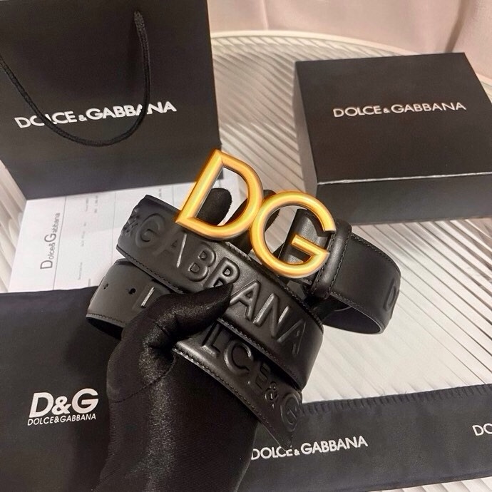 Dolce&Gabbana 全新浮雕小牛皮腰带，满载干练态度，尽显巧思 ，宽度.40mm