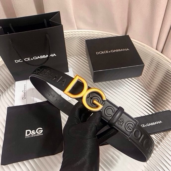 Dolce&Gabbana 全新浮雕小牛皮腰带，满载干练态度，尽显巧思 ，宽度.40mm