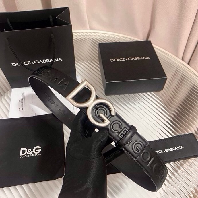 Dolce&Gabbana 全新浮雕小牛皮腰带，满载干练态度，尽显巧思 ，宽度.40mm