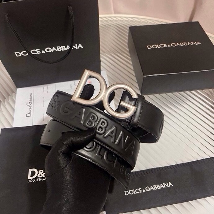 Dolce&Gabbana 全新浮雕小牛皮腰带，满载干练态度，尽显巧思 ，宽度.40mm
