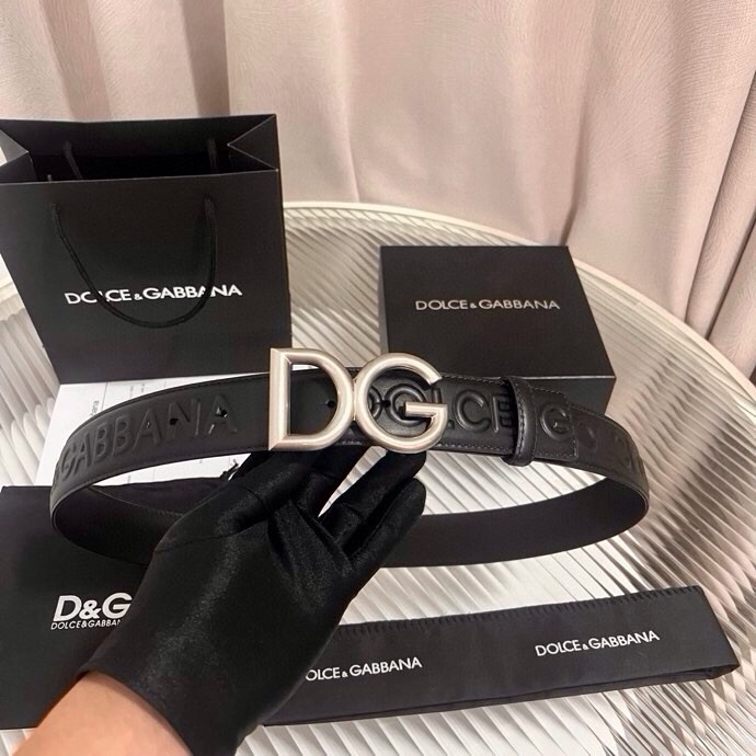 Dolce&Gabbana 全新浮雕小牛皮腰带，满载干练态度，尽显巧思 ，宽度.40mm