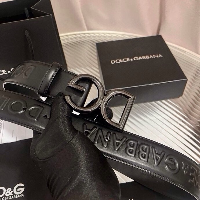 Dolce&Gabbana 全新浮雕小牛皮腰带，满载干练态度，尽显巧思 ，宽度.40mm