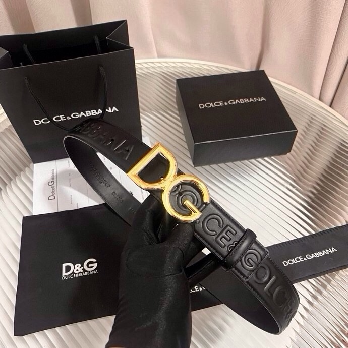 Dolce&Gabbana 全新浮雕小牛皮腰带，满载干练态度，尽显巧思 ，宽度.40mm