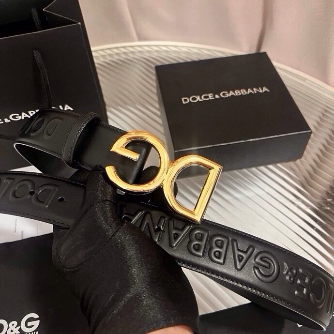 Dolce&Gabbana 全新浮雕小牛皮腰带，满载干练态度，尽显巧思 ，宽度.40mm