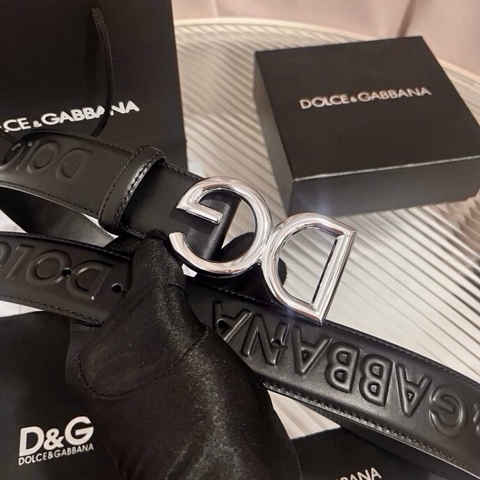 Dolce&Gabbana 全新浮雕小牛皮腰带，满载干练态度，尽显巧思 ，宽度.40mm