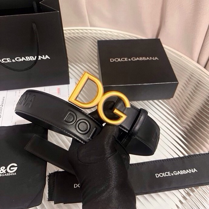 Dolce&Gabbana 全新浮雕小牛皮腰带，满载干练态度，尽显巧思 ，宽度.40mm