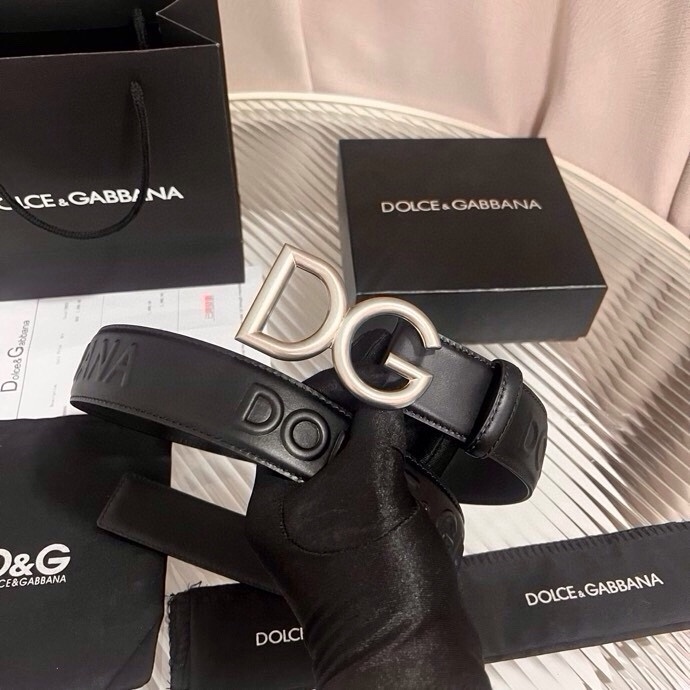 Dolce&Gabbana 全新浮雕小牛皮腰带，满载干练态度，尽显巧思 ，宽度.40mm