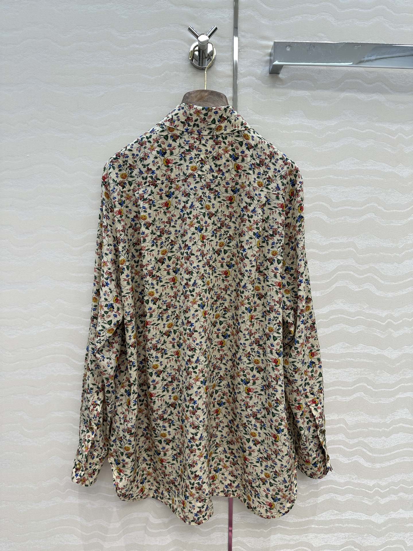 独家首发❤️高端原单品质❤️lP🆕高智感老钱风穿搭！25秋冬 南法风情高级感印花真丝衬衫，100%真丝双