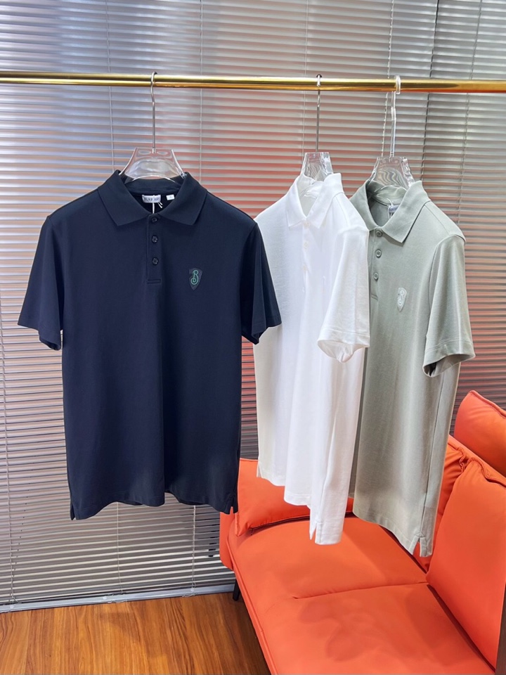 Burberry 巴宝莉经典盾牌B标刺绣章仔短袖翻领T恤Polo衫，甄选棉质珠地网眼布面料打造，胸前饰有