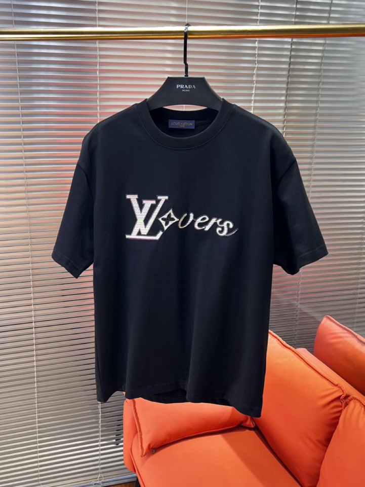 Louis Vuitton 路易威登LV 驴牌 最新爆款男女同款情侣款短袖圆领T恤，2025春夏新款首发