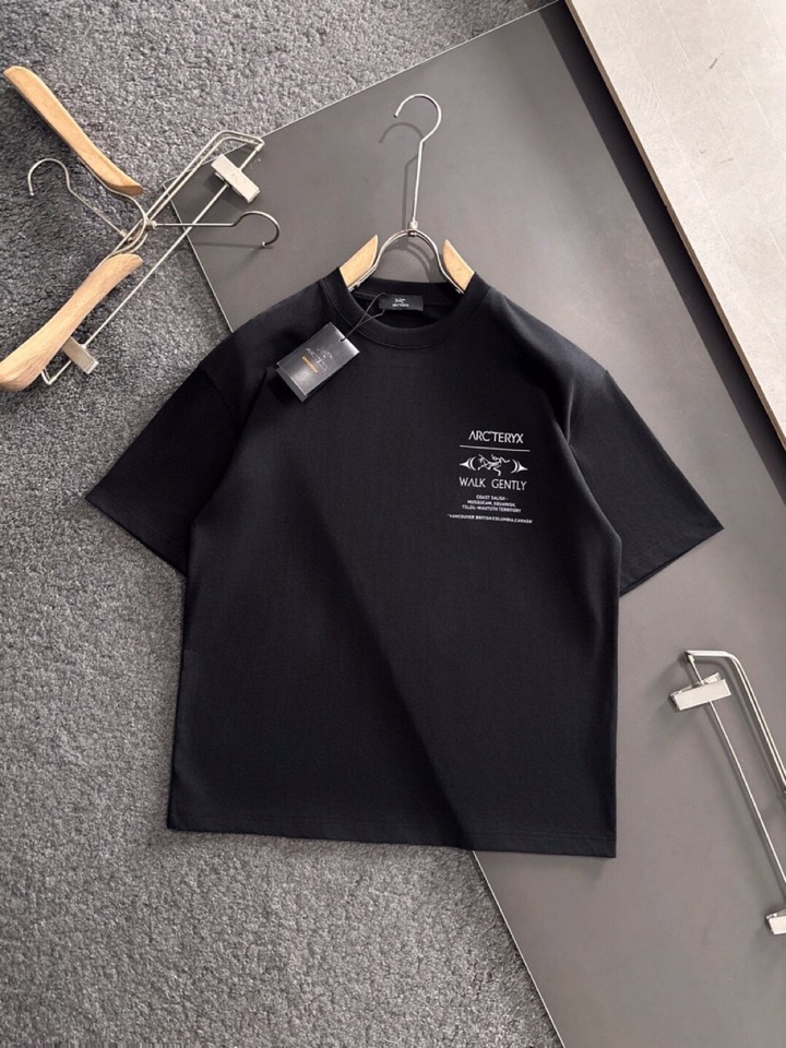(Arcteryx）始祖鸟 ARC 2025SS春夏最新款圆领时尚短袖圆领T恤，官网同步，纯棉面料！贴肤