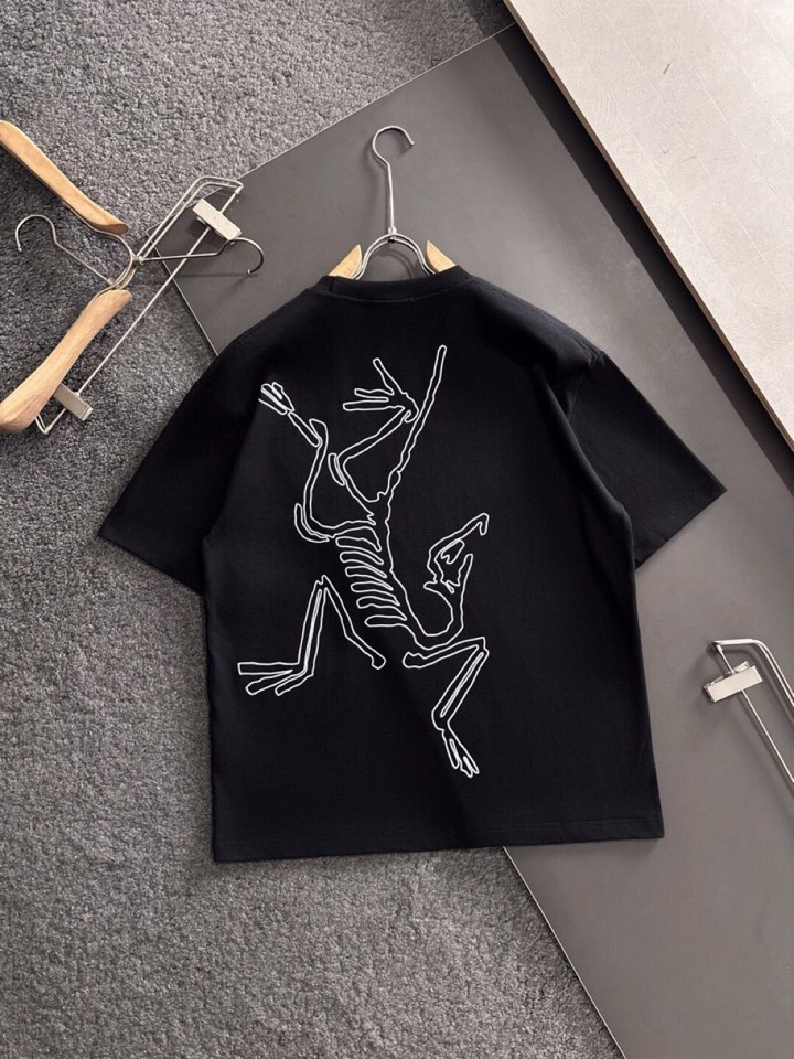 (Arcteryx）始祖鸟ARC 2025SS春夏最新款圆领时尚短袖T恤，官网同步，纯棉面料！贴肤舒适，