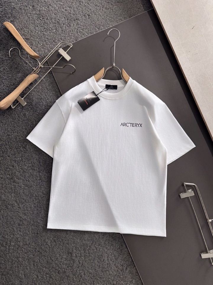 (Arcteryx）始祖鸟ARC 2025SS春夏最新款圆领时尚短袖T恤，官网同步，纯棉面料！贴肤舒适，