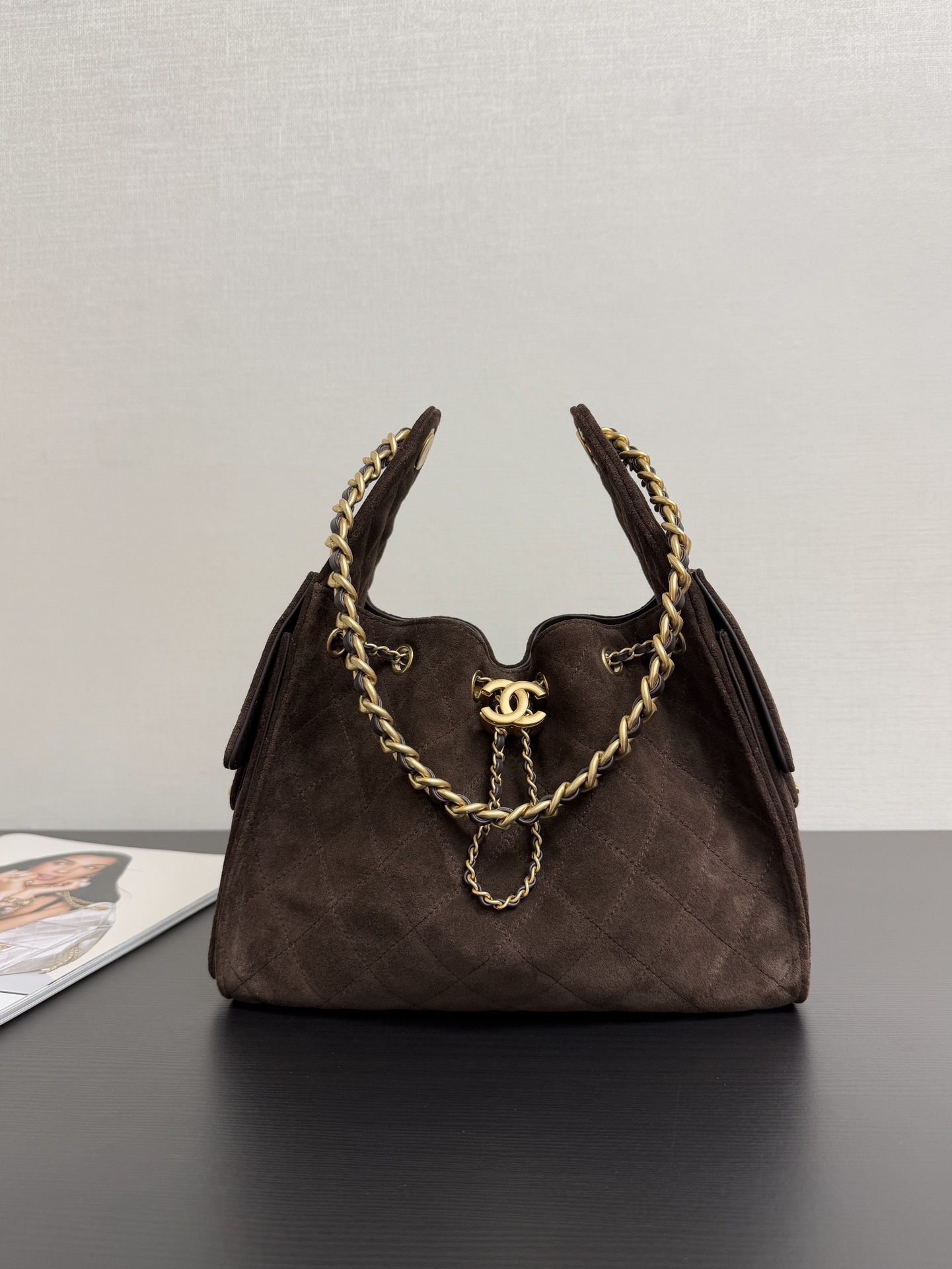 Bolso HOBO de tamaño pequeño de 25k en stock. La tendencia más candente de esta temporada. La cadena ajustable se trans…