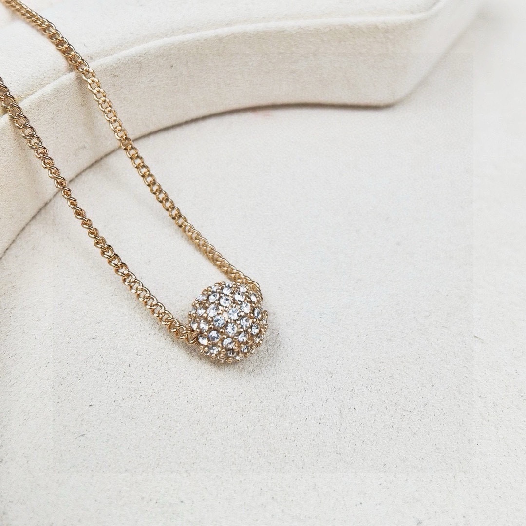 Luxury necklace rose gold