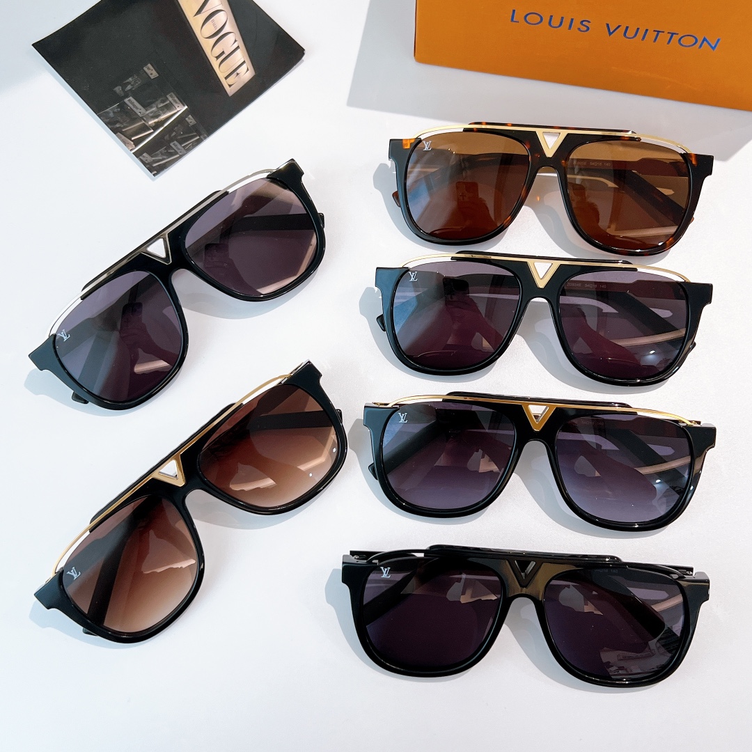Louis Vuitto* MOD: Z0937E TALLA: 54口18-140